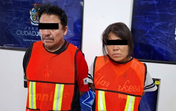 Cae pareja con armas hechizas y droga sintética