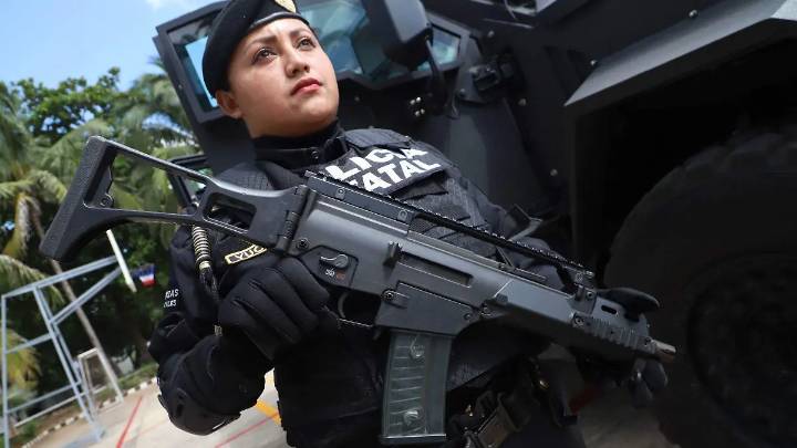 Buscan a mujeres y hombres que quieran sumarse a la policía del Estado de México