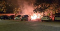 Varios coches afectados por un incendio junto a la plaza de toros de Salamanca