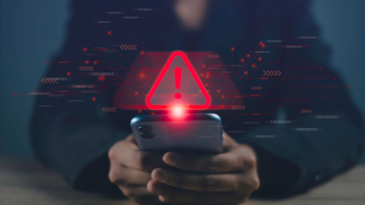 FBI issues warning to all smartphone users — a dangerous new scam could be at your door