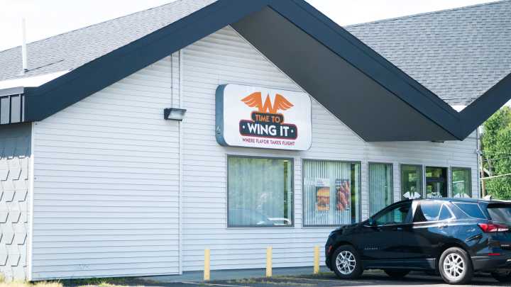 Biggby franchisee opens new wings spot in Battle Creek