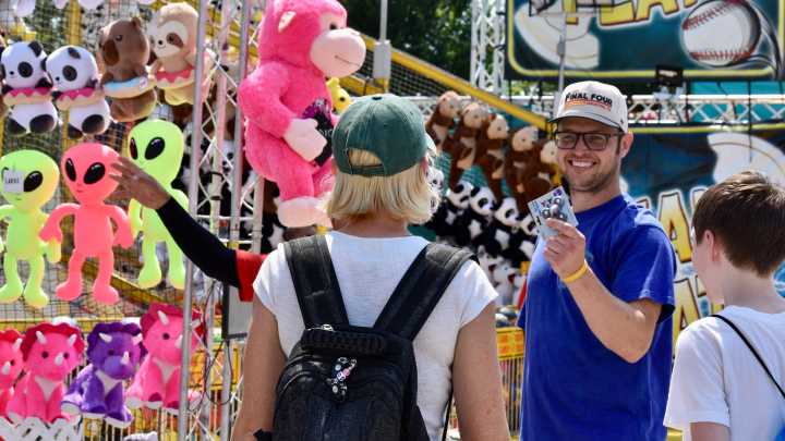Iowa State Fair: Plushie pressure more intense than 'Love Is Blind'