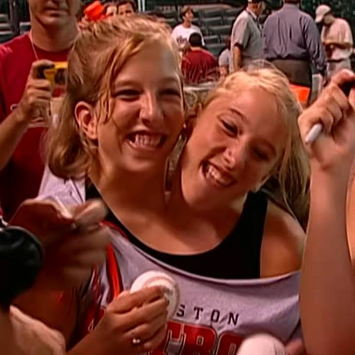 Conjoined Twins Abby, Brittany Hensel Rare Outing: Photos