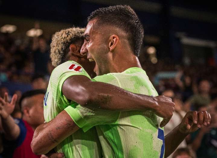 2-3. El Barcelona remonta al Levante con un gol en propia puerta en el 91