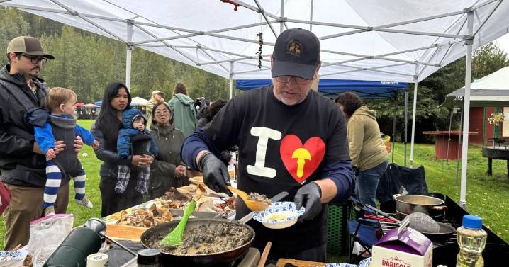 From chaga tea to lichen lessons, fungi fans celebrate in Fairbanks