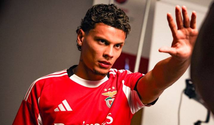 Benfica se rinde a Richard Ríos: comparación con leyenda portuguesa