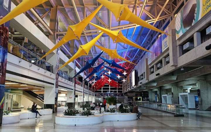 Venezuela impidió el paso de dos periodistas mexicanos de Milenio
