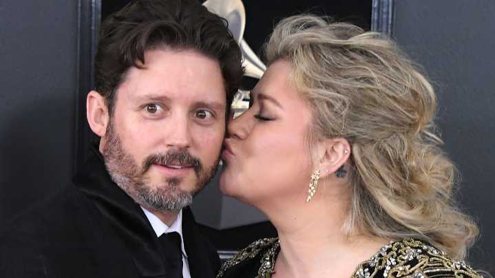 The Relationship Between Kelly Clarkson's Ex-Husband & Her Assistant Was Messier Than We Thought