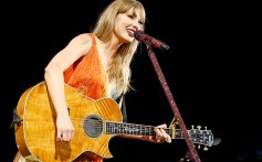 ‘We’re About to Do a F—ing Podcast’: Taylor Swift to Appear on Travis Kelce’s ‘New Heights’