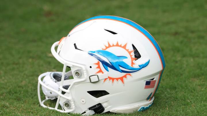 Dolphins announce moves to reduce roster to 53