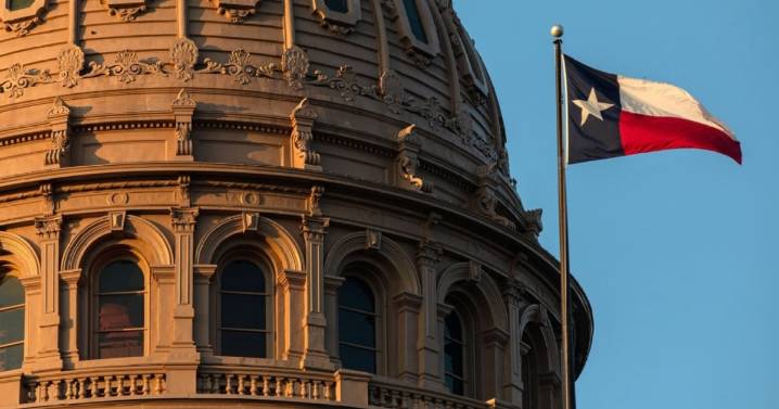 Texas Dem lawmakers get security briefing on bomb threat in Illinois