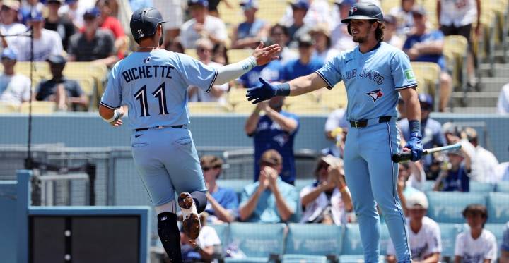 Late home runs, stranded walks doom Dodgers in loss to Blue Jays