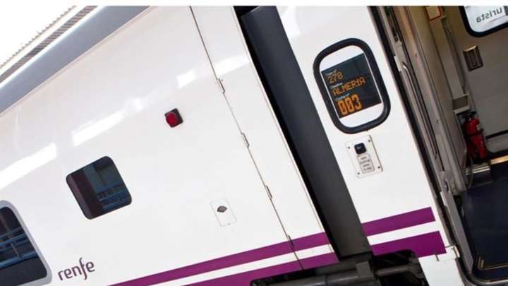 La Mesa del Tren de Almería recibirá con flores a los pasajeros procedentes de Madrid "en disculpa por el servicio"