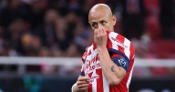 Chicharito enseña cómo es su día y lo revientan