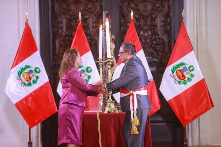 No quieren aprobar Ley que evita el retorno de ministros censurados