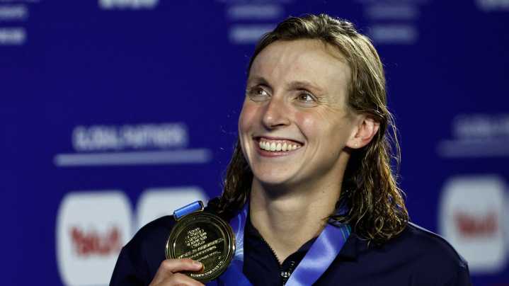Katie Ledecky wins seventh world championship title in 800m freestyle