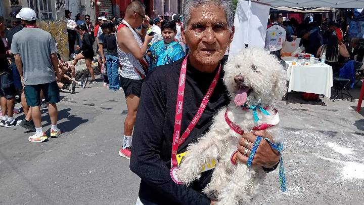 Vicente Meléndez, decidió “jubilar” de las carreras a su inseparable mascota “Bola”