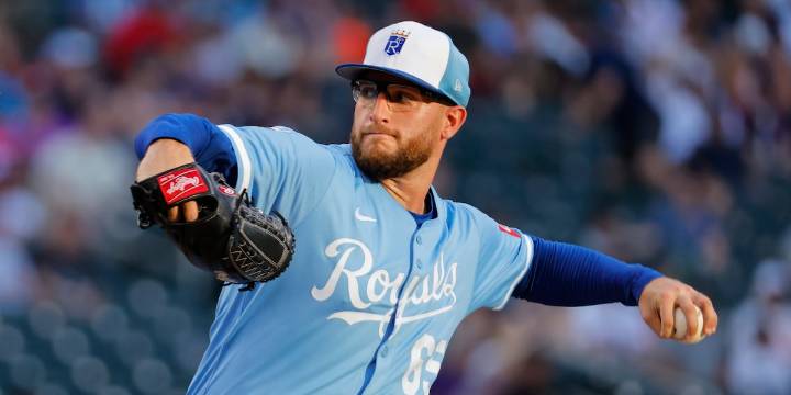 Royals beat Twins 2-0 as Cameron and relievers combine on eight