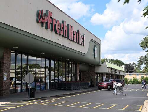 ‘More like a transition’: Elgin council approves local grocery tax