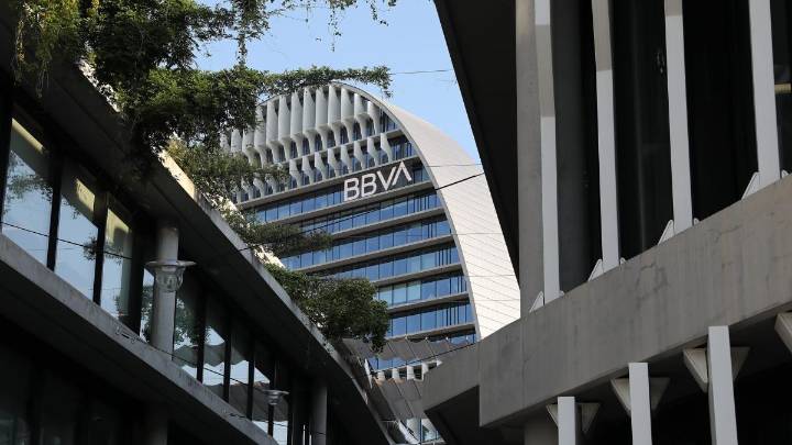 El BBVA seguirá adelante con su opa por el Sabadell pese a la venta del TSB y el dividendo