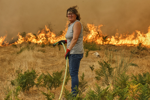 España, Portugal y Grecia luchan contra incendios forestales en plena ola de calor