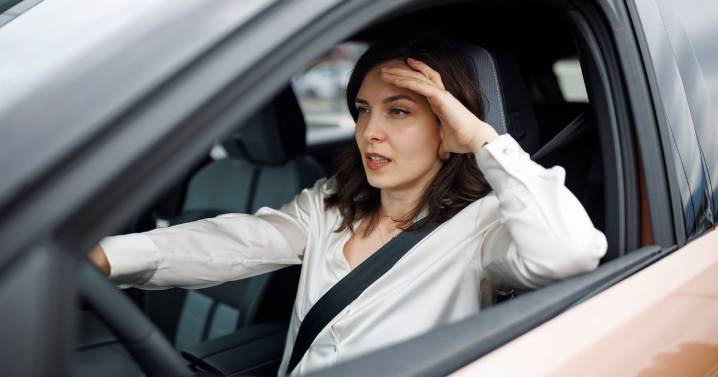 Driving instructor shares 'genius' way to avoid having to stop at traffic lights