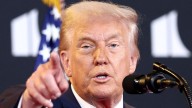 Trump fijará nuevos aranceles para el acero y los microchips, que podrían llegar al 300%
