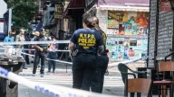 La Policía busca a varios sospechosos tras un tiroteo en un bar de Brooklyn