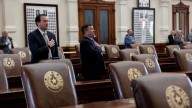 Demócratas de Texas evalúan si regresar al estado y acabar el enfrentamiento por la redistribución electoral, según fuentes