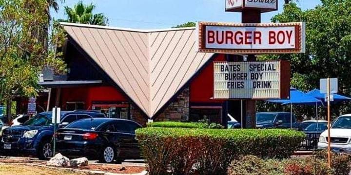 Late-night fire temporarily shutters original San Antonio Burger Boy
