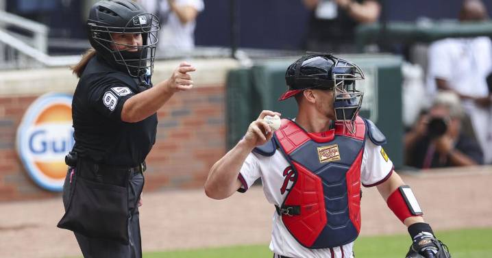 First female ump earns good reviews for work behind plate