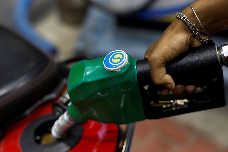 Explainer-Why India's Russian oil imports sparked US tariffs amid Ukraine peace talks