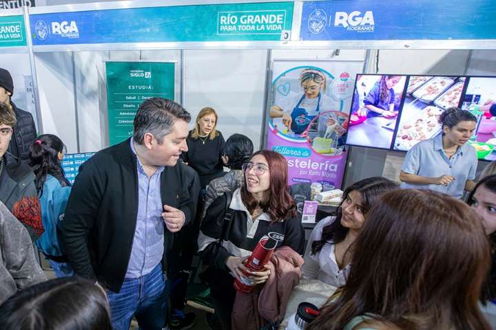 Martín Perez inauguró una nueva Expo Académica
