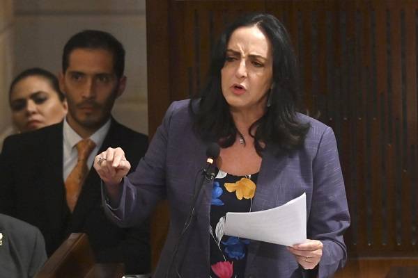 María Fernanda Cabal critica políticas de salud del Gobierno y pide recuperar sistema