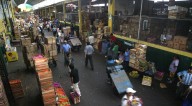 Comerciantes denuncian bloqueo a la privatización del Mercado de Frutas en La Victoria