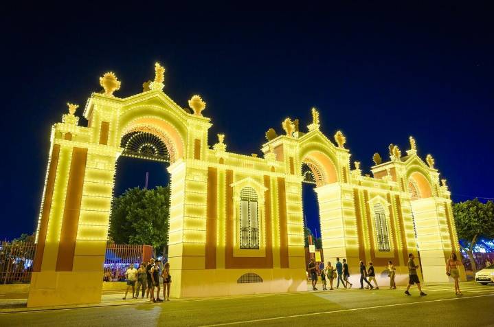 La Feria de Almería inicia su programación este viernes con el pregón y el alumbrado