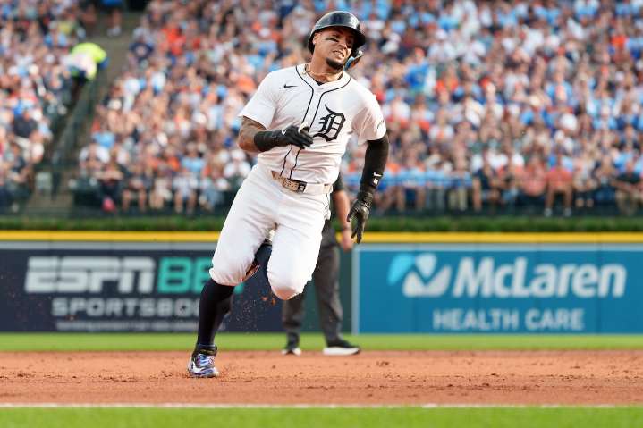 Red-hot Tigers beat Royals again to widen gap atop division