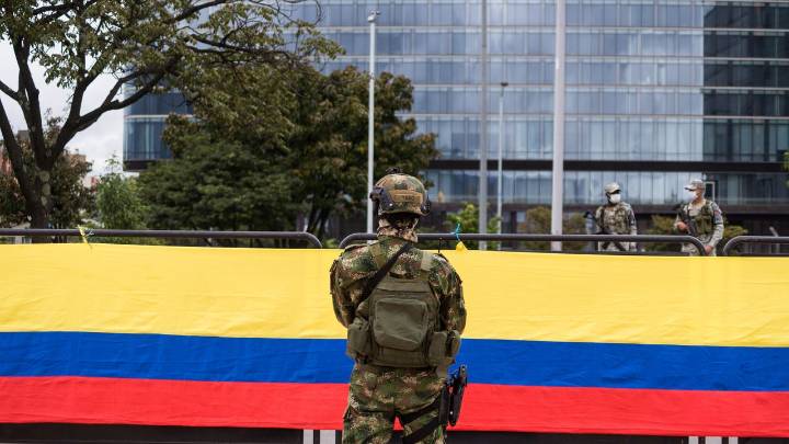 Colombia bajo fuego: disidencias de las FARC y clanes del narcotráfico mantienen la violencia