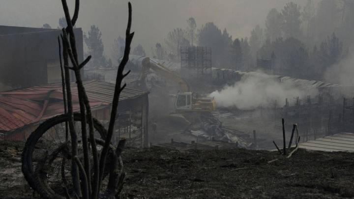 La automoción contiene el aliento por el incendio del proveedor Autoneum