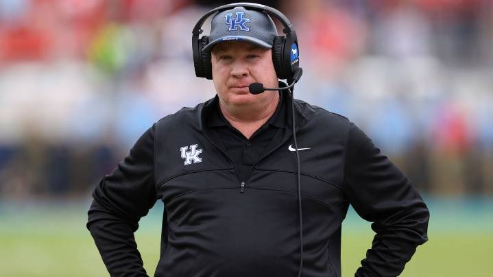 SEC's longest-tenured coach, Mark Stoops back to rebuilding at Kentucky