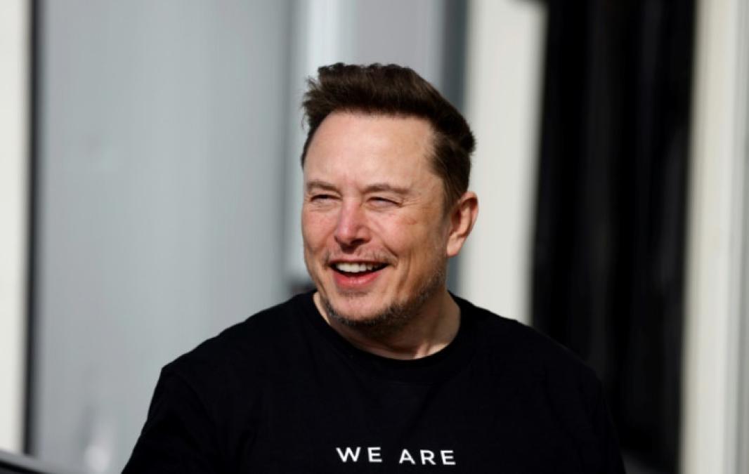 Musk demanda a Apple y OpenAI, a los que acusa de prácticas anticompetencia