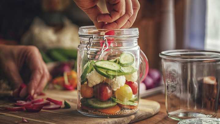 Refrigerator Pickles Are The Tasty Snack Anyone Can Make. Here's How It Works