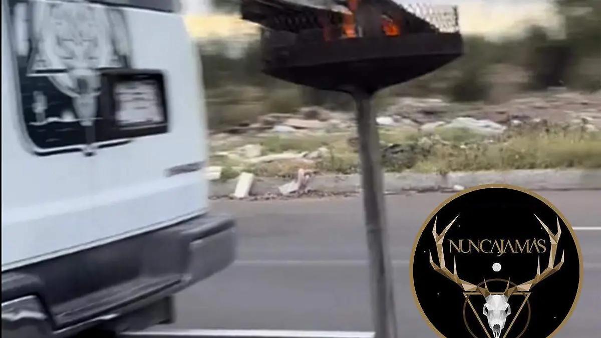 Nunca Jamás viaja con el asador prendido para la carnita asada