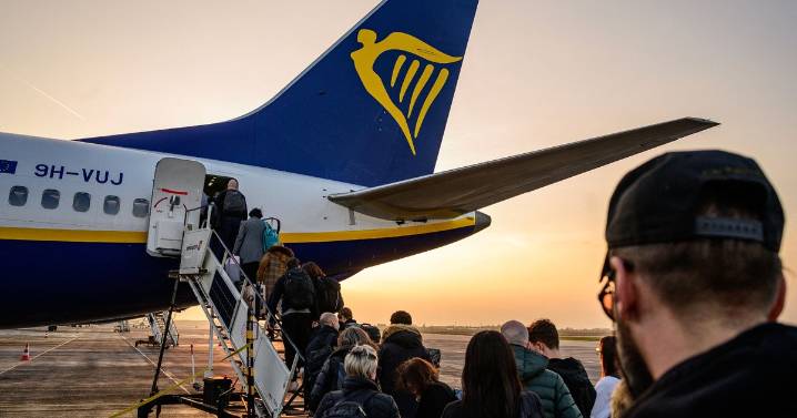 Exact amount Ryanair will pay staff who catch passengers with oversized baggage