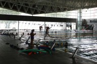 Piden alumnos de Centro Acuático Centenario se reincorpore al entrenador José Luis Espino