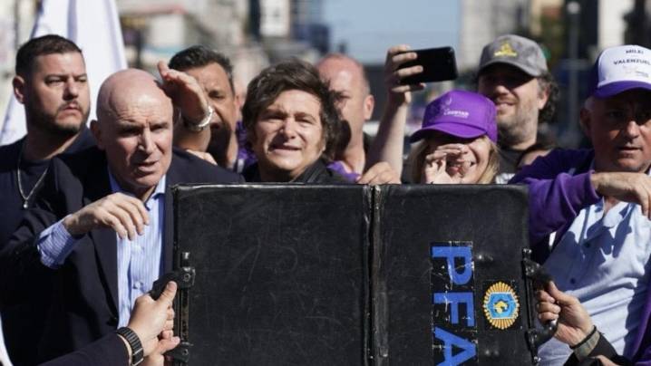 El 86% cree que hay corrupción en el Gobierno y que Karina Milei está implicada