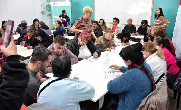 Adultos mayores de Trelew se suman al mundo digital