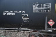 Apply safety rules to more trains carrying flammable cargo, lawmakers urge