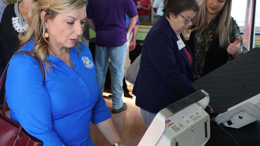 Louisiana tests new voting machines amid controversy