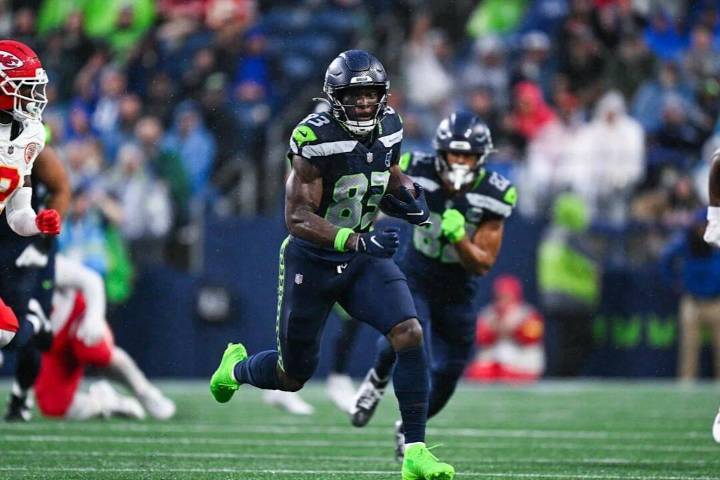 Dareke Young pushes veteran WR for Seahawks roster spot